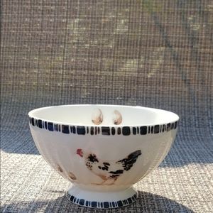 Grace ceramic pedestal rooster bowl
